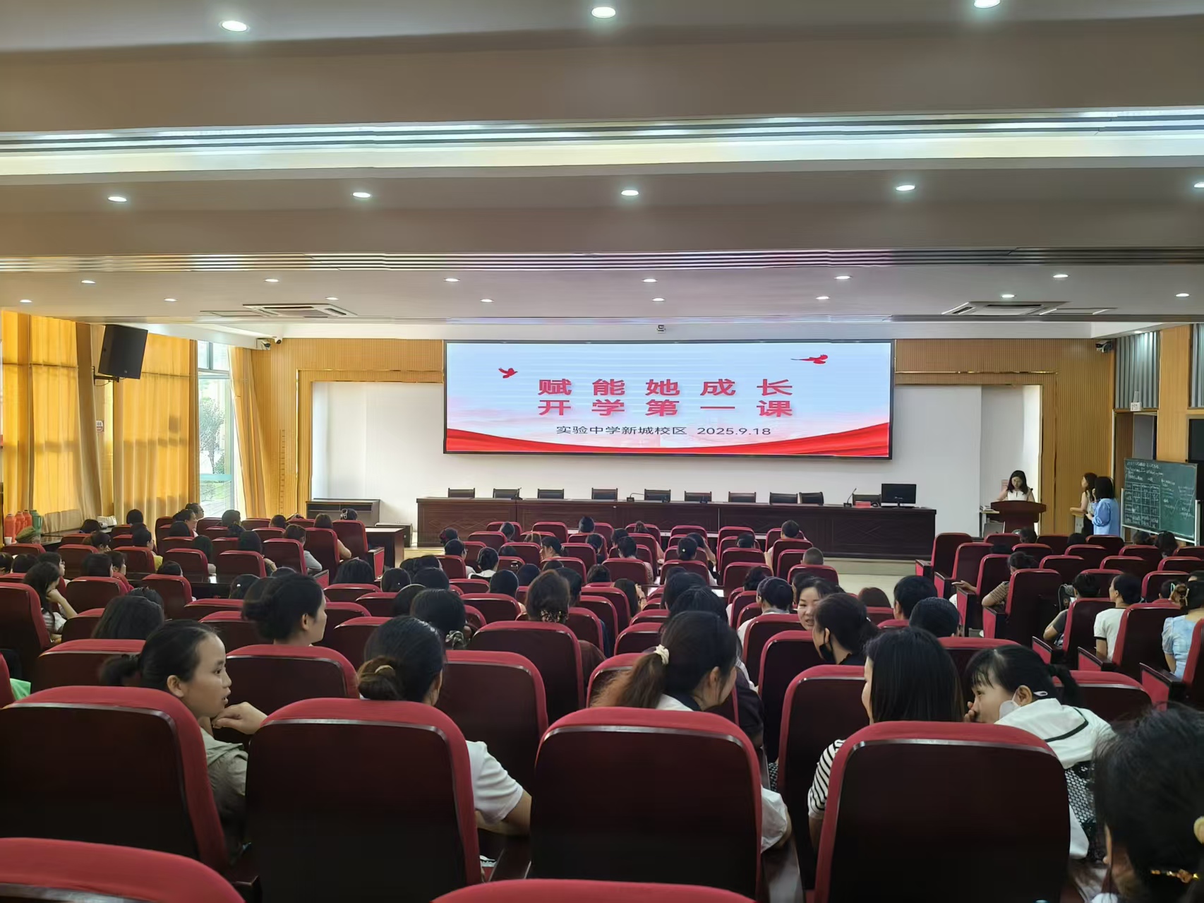 进校6.jpg 进校6.jpg