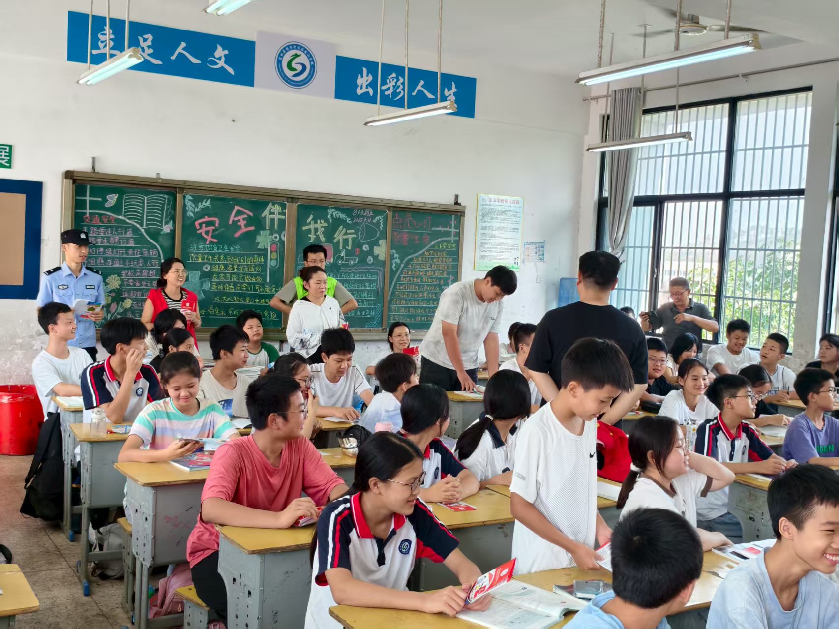 龙山街道1.jpg 龙山街道1.jpg